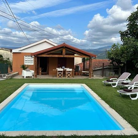 Casa Da Vila Em 塞洛里库迪巴什图 外观 照片