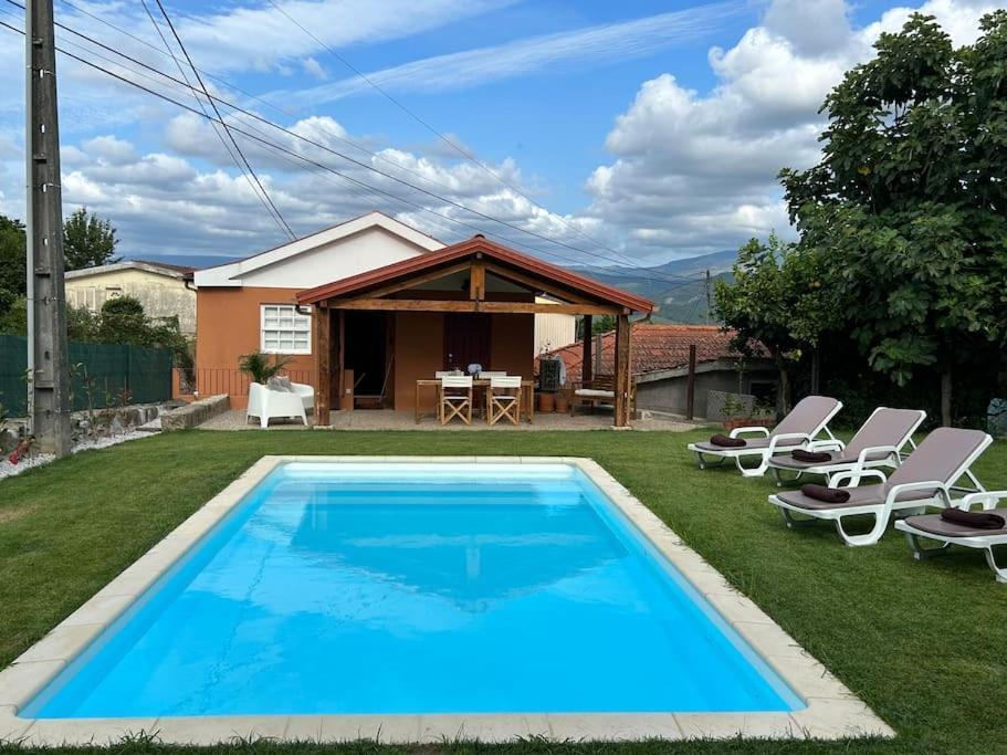 Casa Da Vila Em 塞洛里库迪巴什图 外观 照片